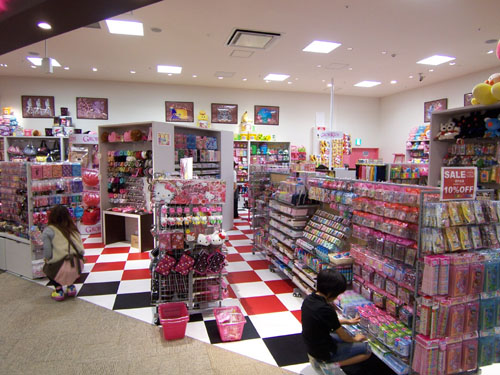 GROBKIDSイオン浜松市野店 店内1