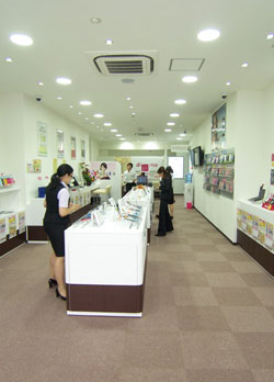 ドコモショップ 池袋北口店 1階接客フロアー